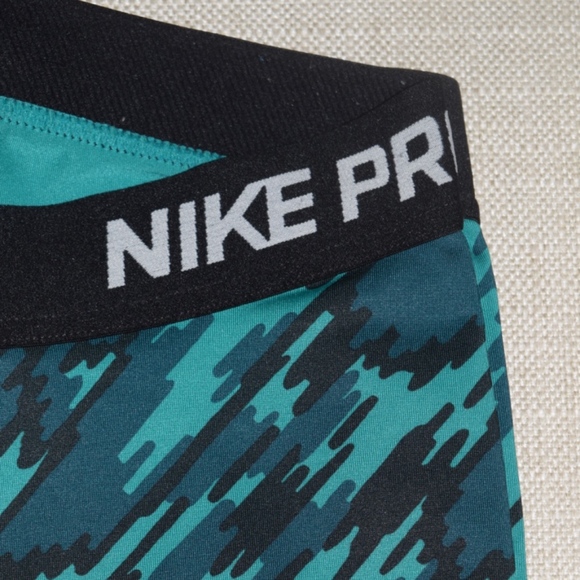 Nike Capri's - Picture 2 of 5